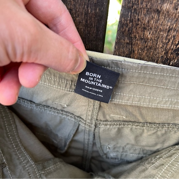 Kühl Kontra Roll Up Sage Cargo Convertible Capri Pants / Bermuda Shorts Sz 6 - Picture 6 of 16